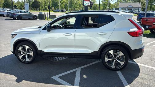 Crystal White 2026 Volvo XC40 B5 Plus