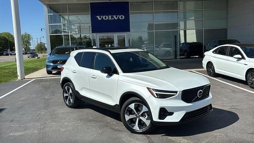 Crystal White 2026 Volvo XC40 B5 Plus
