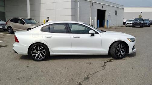 2020 Volvo S60 T5 Momentum
