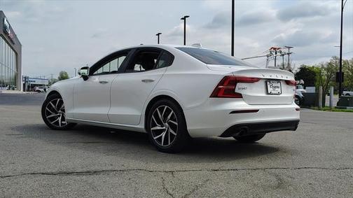 2020 Volvo S60 T5 Momentum