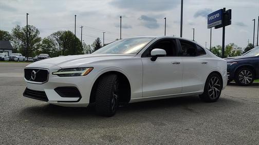 2020 Volvo S60 T5 Momentum