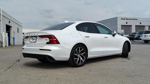 2020 Volvo S60 T5 Momentum
