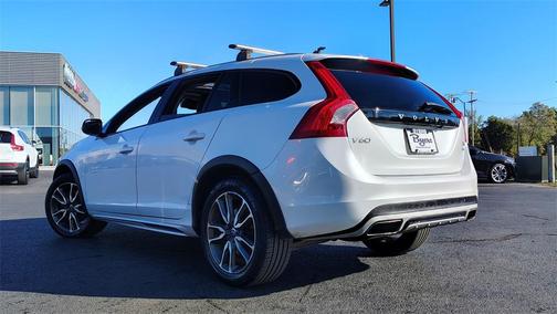 2018 Volvo V60 Cross Country T5 Platinum