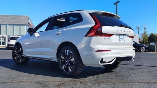 2026 Volvo XC60 B5 Plus