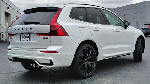 2026 Volvo XC60 B5 Ultra Black Edition