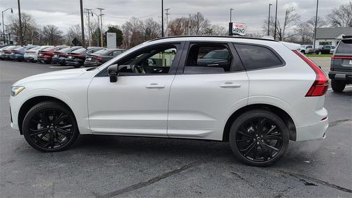 2026 Volvo XC60 B5 Ultra Black Edition