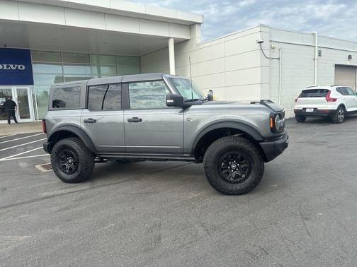 Gray Metallic 2022 Ford Bronco Wildtrak