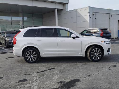 2023 Volvo XC90 B5 Core