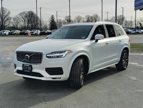 2023 Volvo XC90 B5 Core