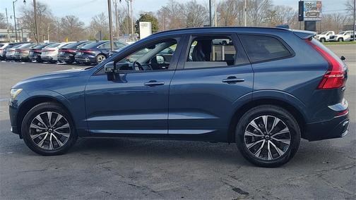 2025 Volvo XC60 B5 Plus