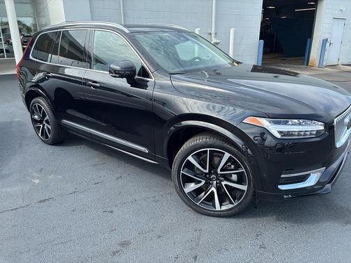 2024 Volvo XC90 B5 Plus