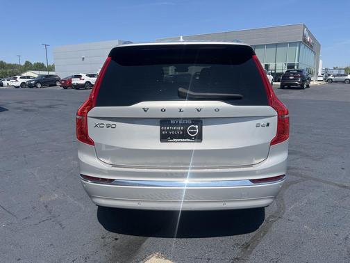 2024 Volvo XC90 B6 Plus Bright Theme