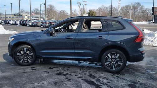 2026 Volvo XC60 B5 Plus