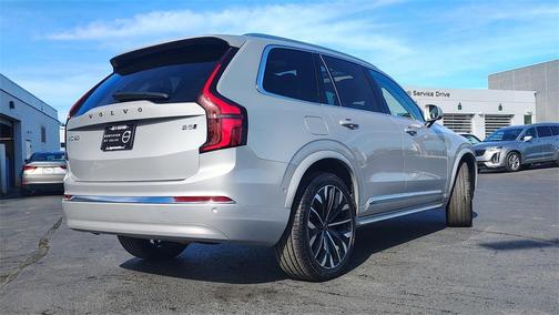 2025 Volvo XC90 B5 Plus