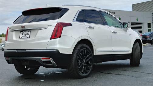 2022 Cadillac XT5 Premium Luxury