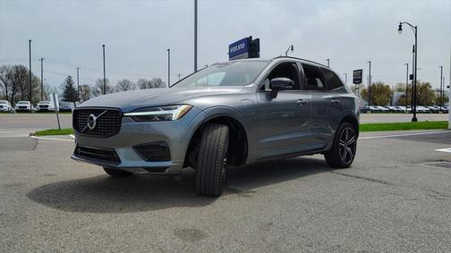 2021 Volvo XC60 Recharge Plug-In Hybrid T8 R-Design