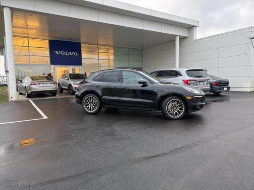 2017 Porsche Macan S