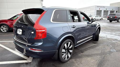 2024 Volvo XC90 Recharge Plug-In Hybrid T8 Plus Bright Theme 7 Passenger