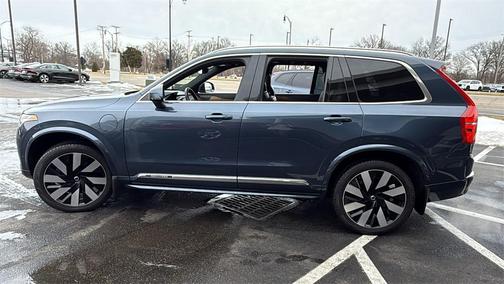 2024 Volvo XC90 Recharge Plug-In Hybrid T8 Plus Bright Theme 7 Passenger