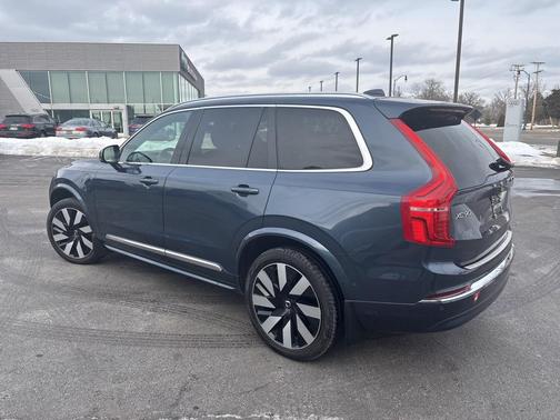 2024 Volvo XC90 Recharge Plug-In Hybrid T8 Plus Bright Theme 7 Passenger