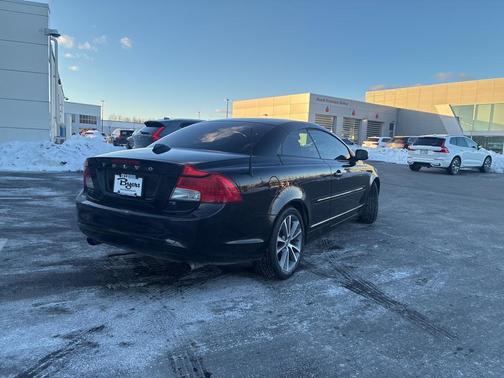 2011 Volvo C70 T5