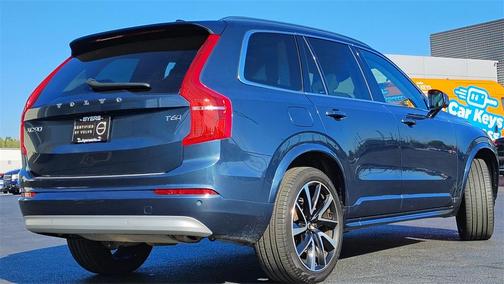 2022 Volvo XC90 T6 Momentum