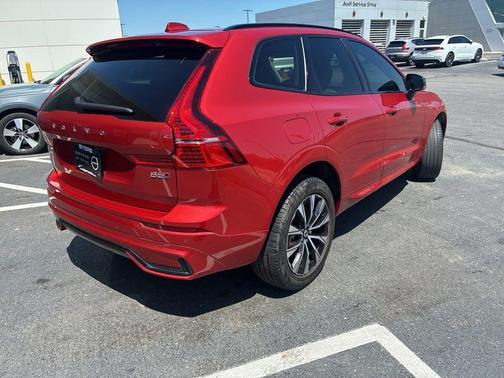 Fusion Red Metallic 2024 Volvo XC60 B5 Core