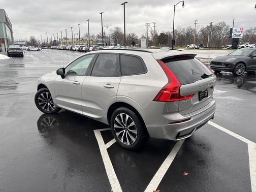2025 Volvo XC60 B5 Plus