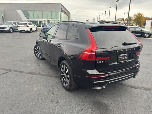 2025 Volvo XC60 B5 Plus