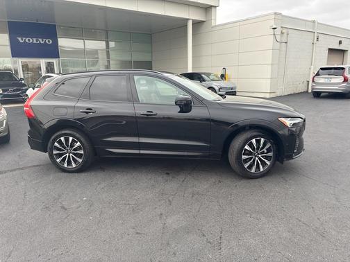 2025 Volvo XC60 B5 Plus