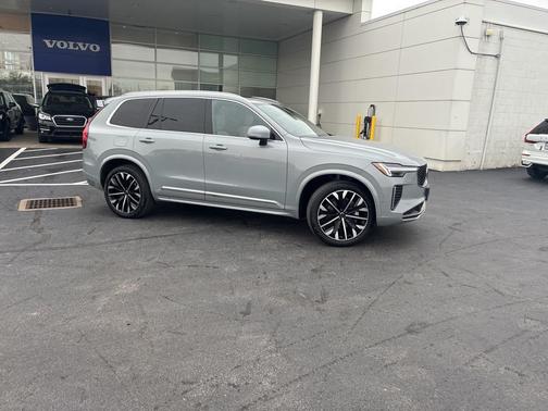 2025 Volvo XC90 B6 Plus 7-Seater