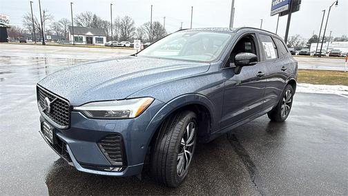 2025 Volvo XC60 B5 Plus