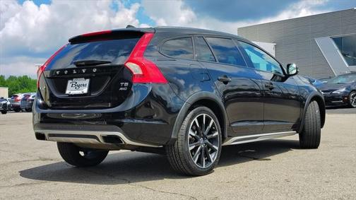 2016 Volvo V60 Cross Country T5 Platinum