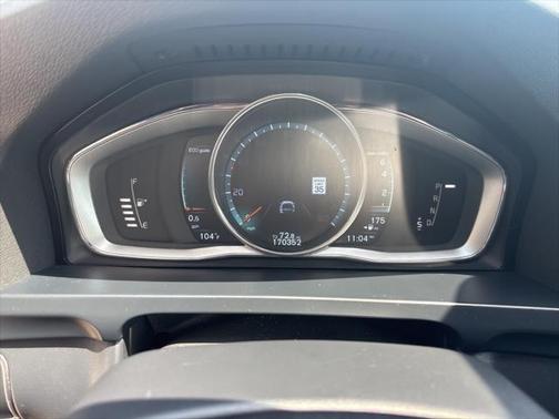 2016 Volvo V60 Cross Country T5 Platinum