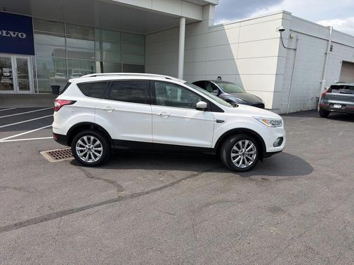 White Platinum Metallic Tri-Coat 2017 Ford Escape Titanium
