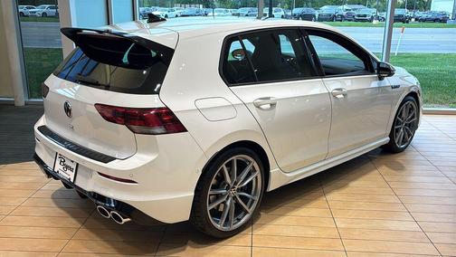 Pure White 2024 Volkswagen Golf R 2.0T DSG
