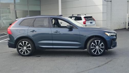 2025 Volvo XC60 B5 Plus