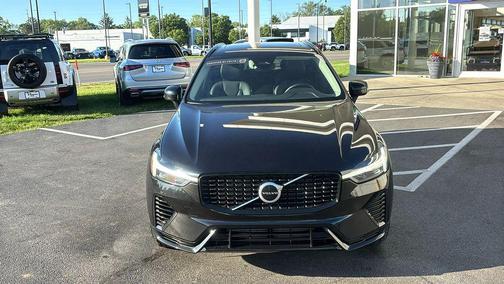 Onyx Black Metallic 2024 Volvo XC60 Recharge Plug-In Hybrid T8 Core Dark Theme