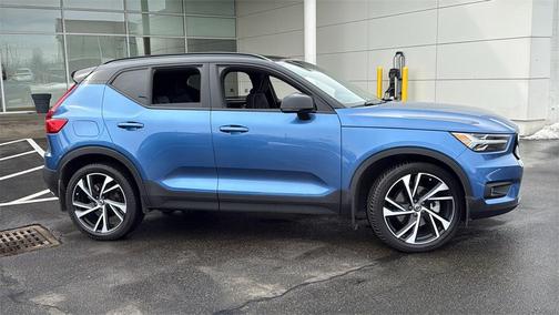 2020 Volvo XC40 T5 R-Design