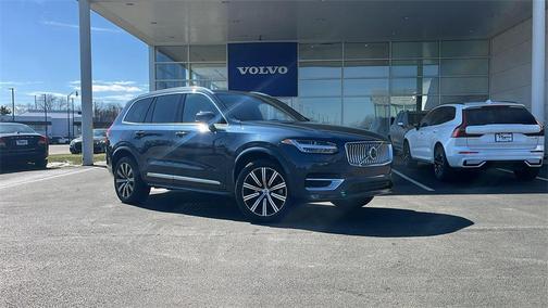 2023 Volvo XC90 B5 Plus