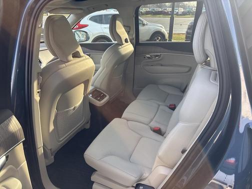 2024 Volvo XC90 Recharge Plug-In Hybrid T8 Plus Bright Theme 7 Passenger