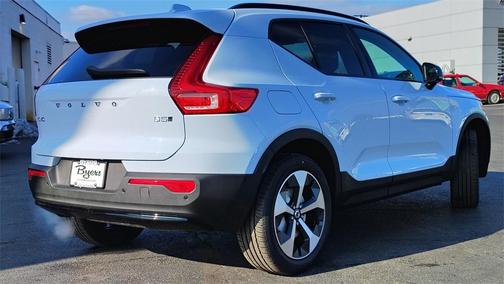 2026 Volvo XC40 B5 Plus