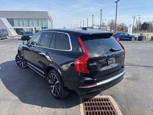 2024 Volvo XC90 B6 Plus Bright Theme