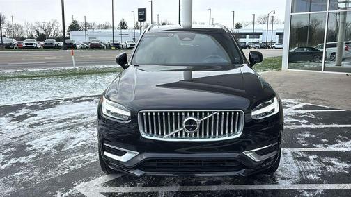 2024 Volvo XC90 B6 Plus Bright Theme