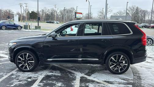 2024 Volvo XC90 B6 Plus Bright Theme