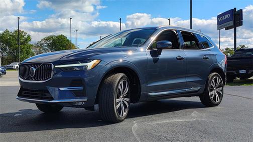 2023 Volvo XC60 B5 Plus Bright Theme