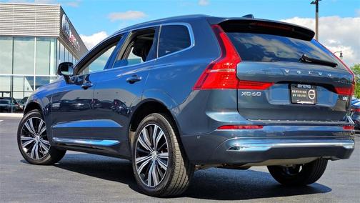2023 Volvo XC60 B5 Plus Bright Theme