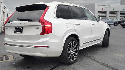 2024 Volvo XC90 B5 Plus