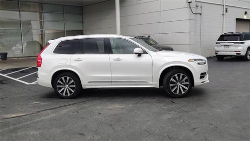2024 Volvo XC90 B5 Plus