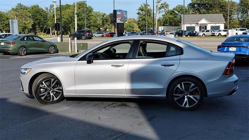 2024 Volvo S60 B5 Core Dark Theme